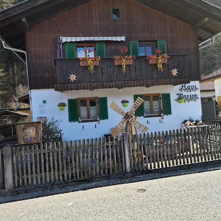Villa Am Waldrand *